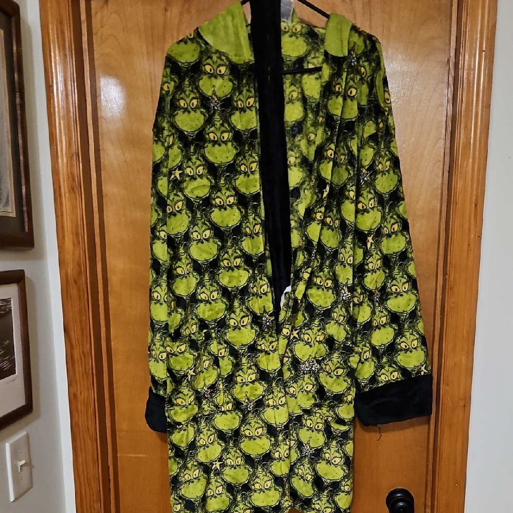 Dr. Seuss Grinch Green and Black Robe